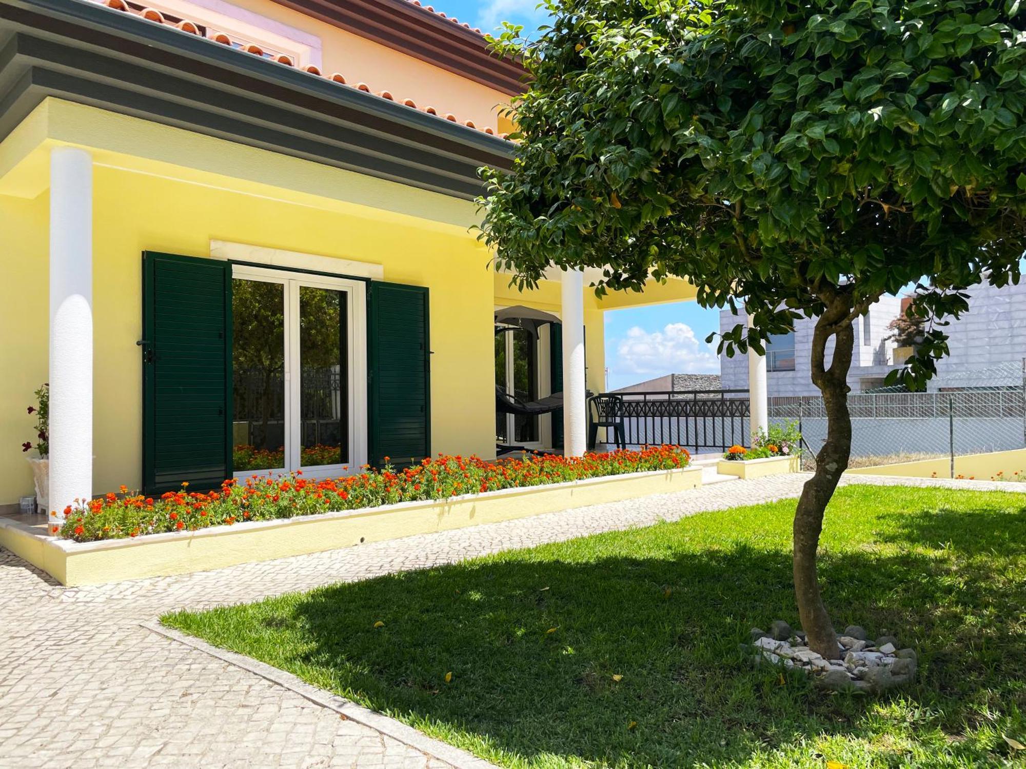 Lolik Villa Sobreda Exterior photo