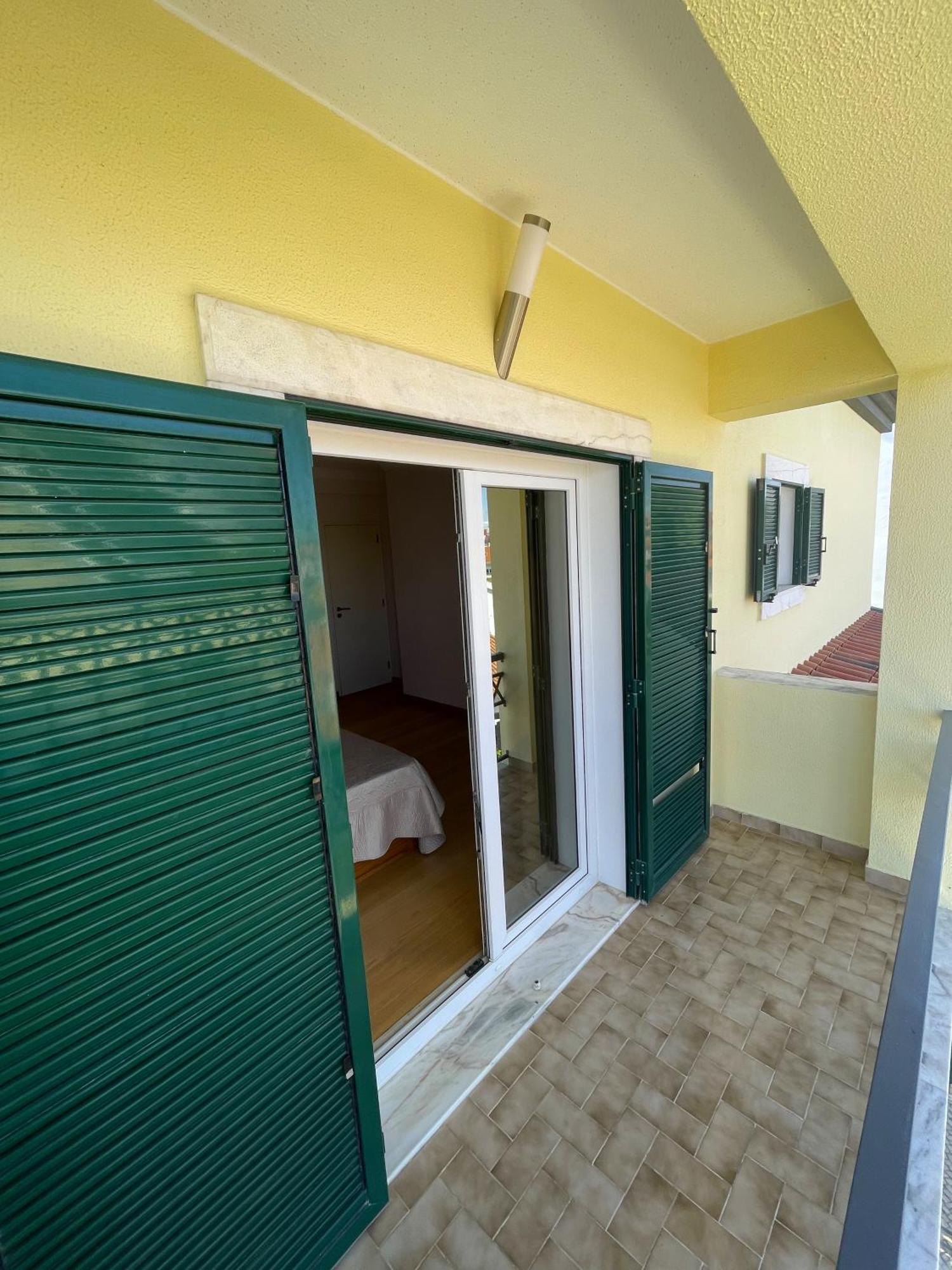 Lolik Villa Sobreda Exterior photo